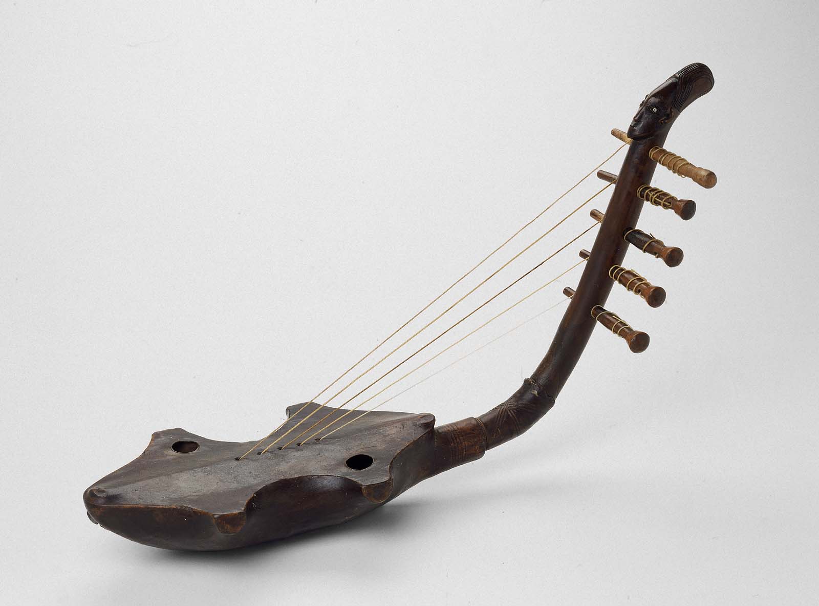 Arched harp (kundi) Museum of Fine Arts, Boston