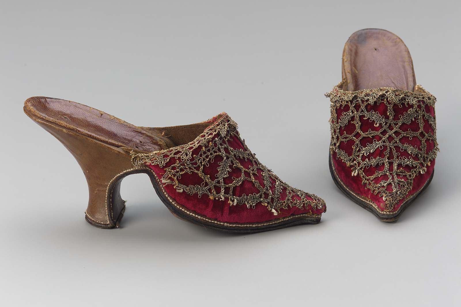 coonek women's mules