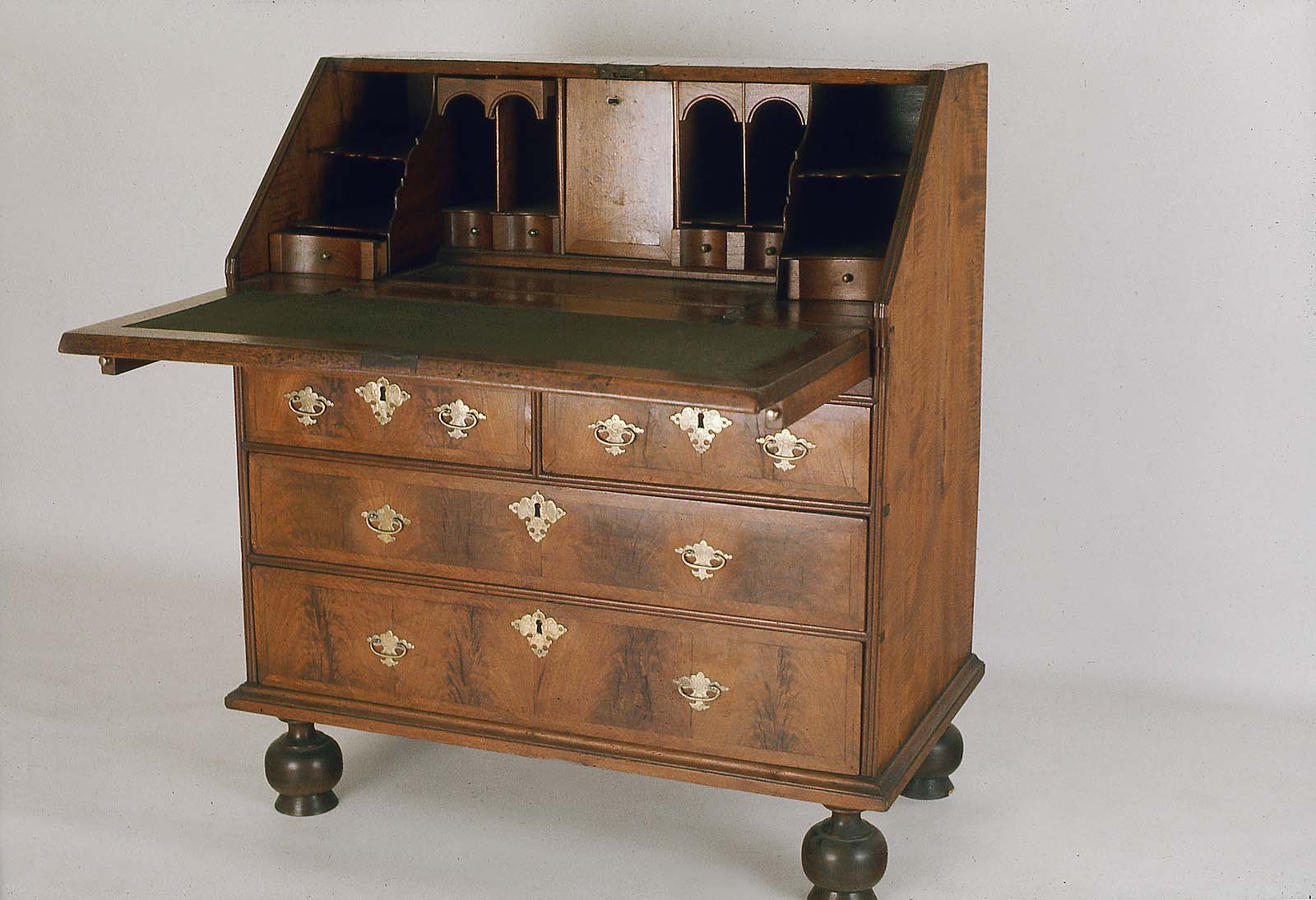 Desk Museum of Fine Arts, Boston
