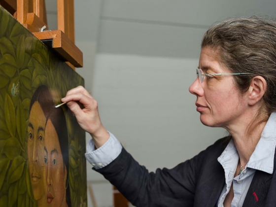 Rhona MacBeth working on Kahlo