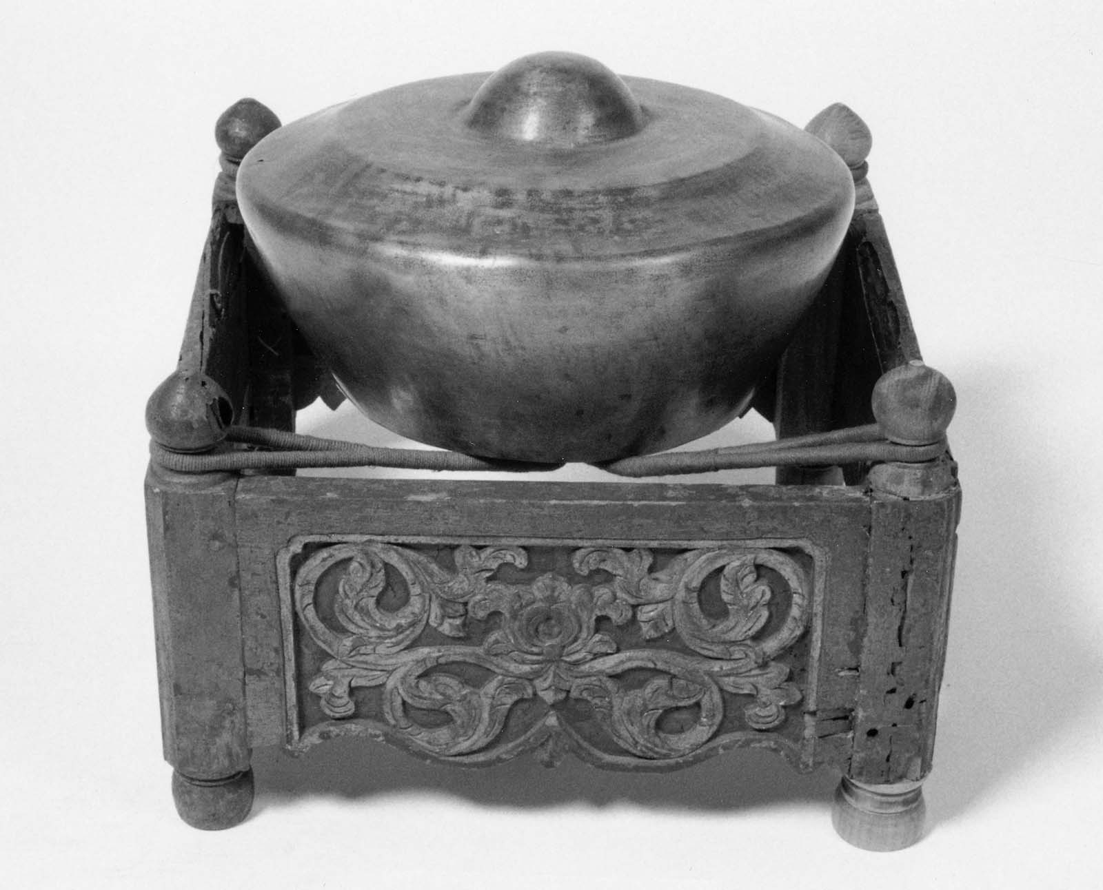 Kettlegong (kethuk) Museum of Fine Arts, Boston