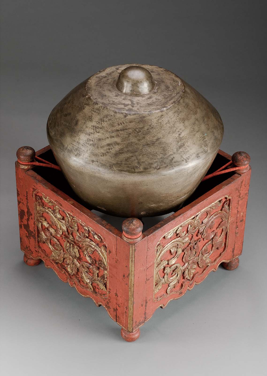 Kettlegong (kenong Japan) Museum of Fine Arts, Boston