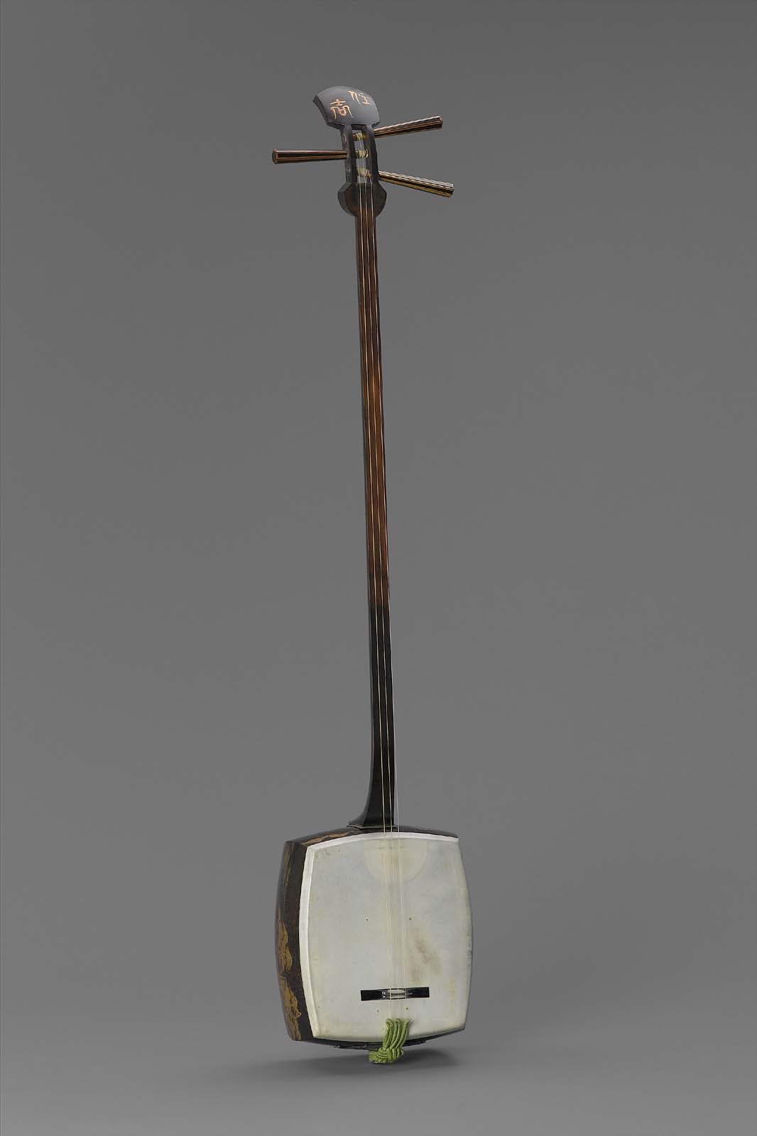 Lute (shamisen) and plectrum Museum of Fine Arts, Boston