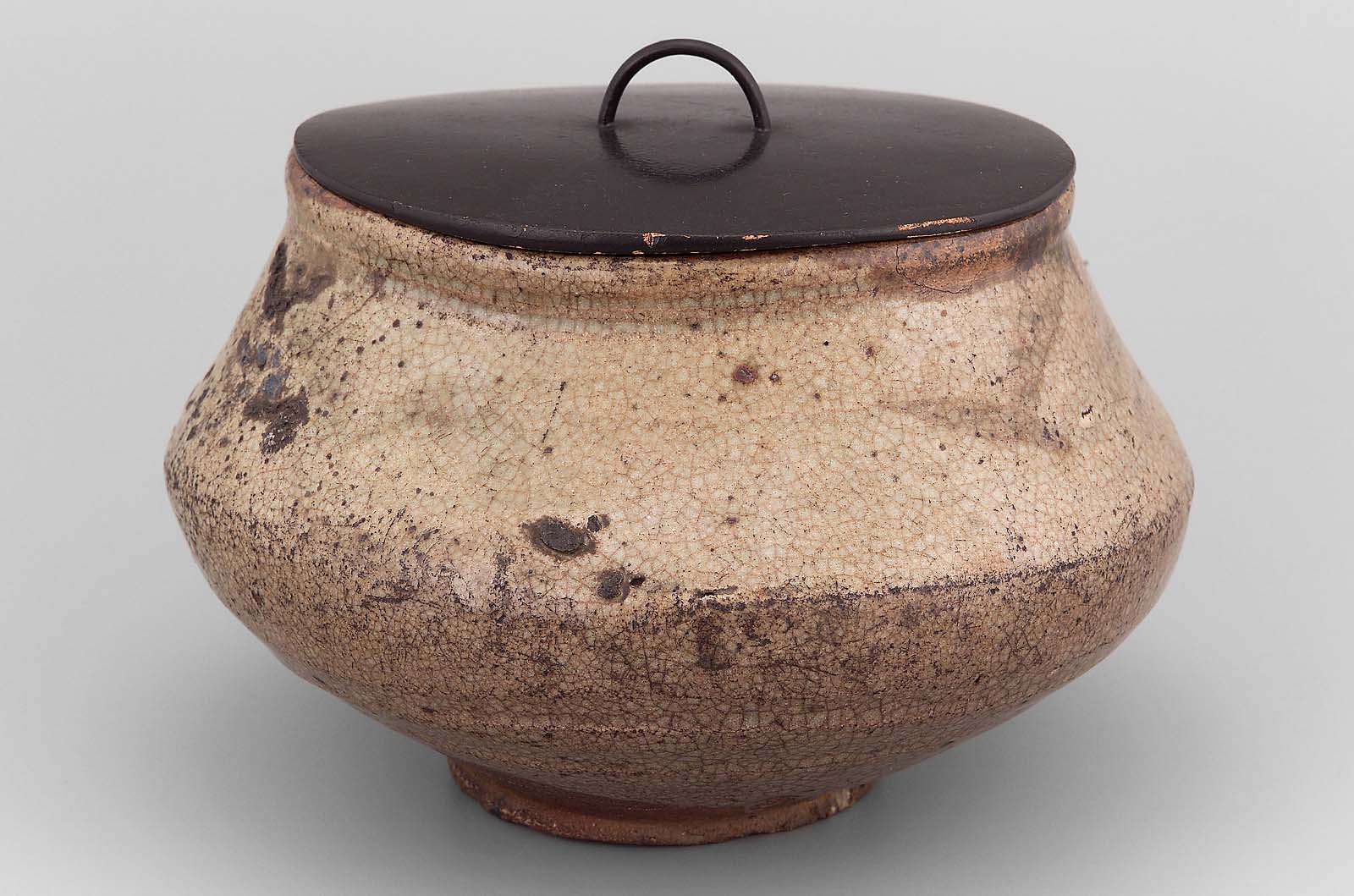 Tea ceremony water jar (mizusashi), Karatsu ware Museum of Fine Arts