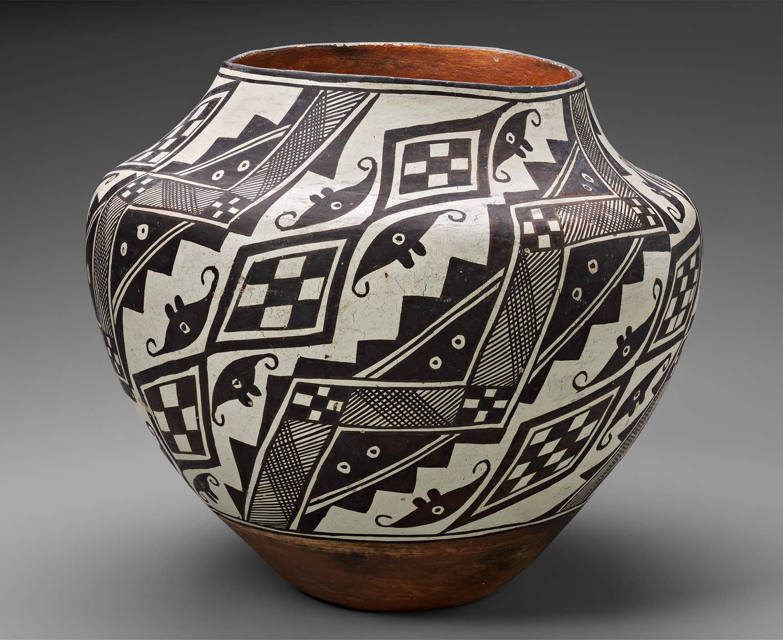 Olla (water jar) Museum of Fine Arts, Boston