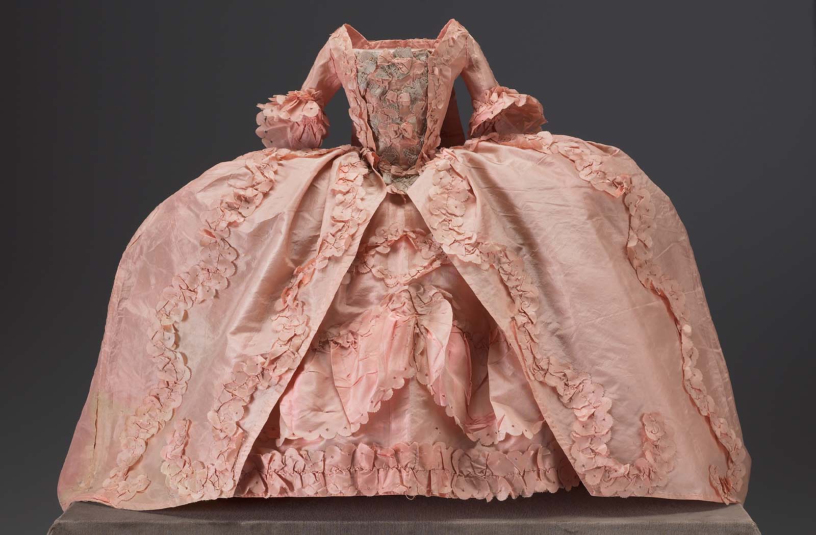 Doll's dress, robe a la francaise Museum of Fine Arts, Boston