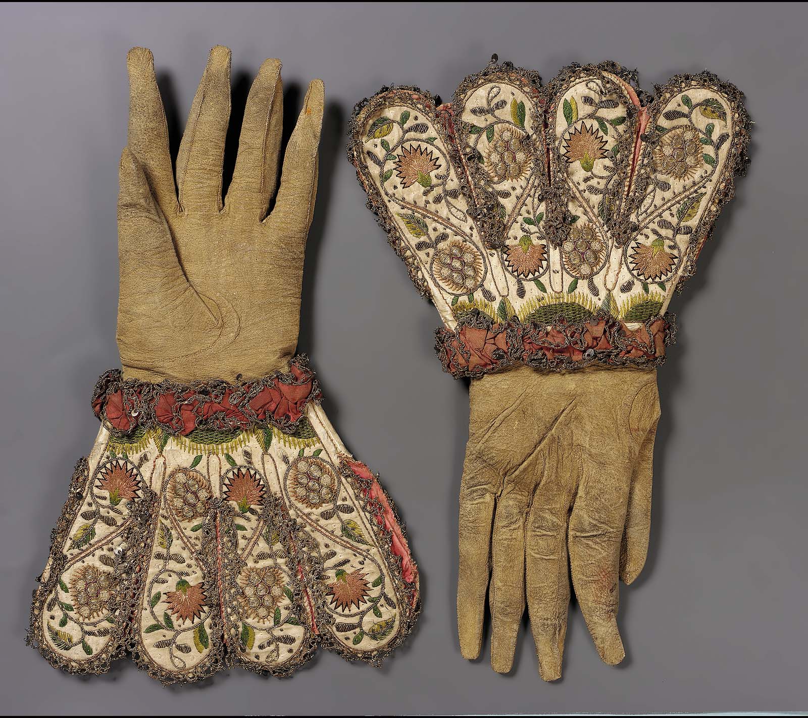 Pair of gloves Museum of Fine Arts, Boston