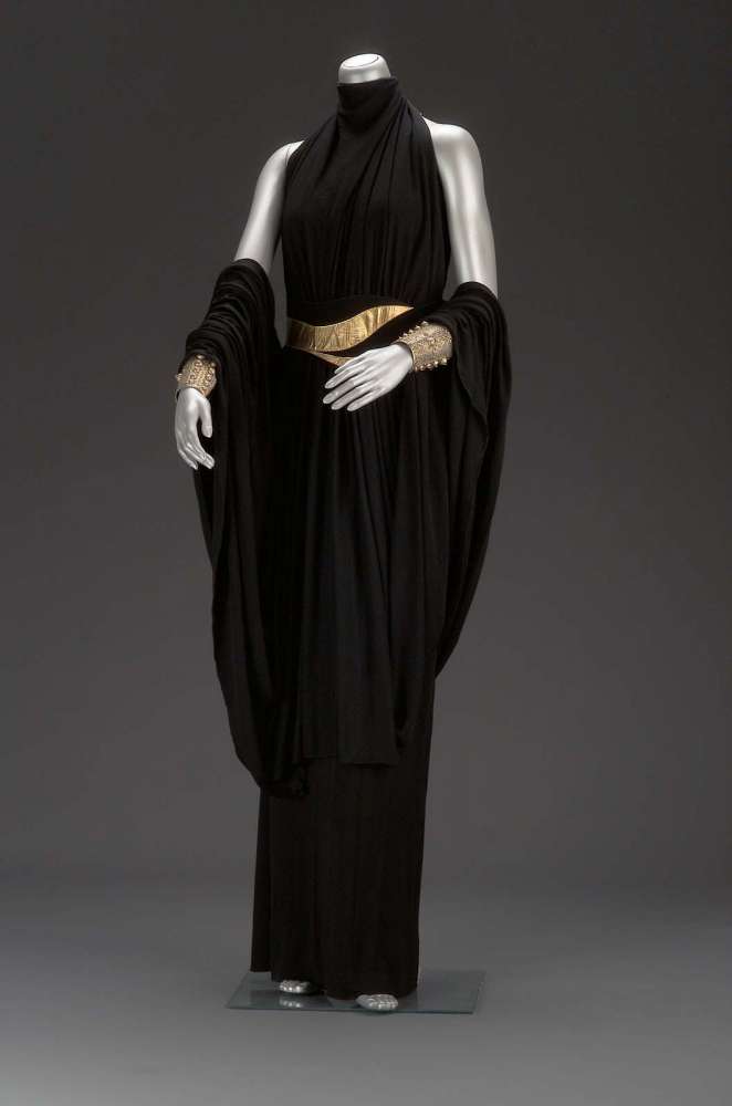 Woman's evening dress Museum of Fine Arts, Boston